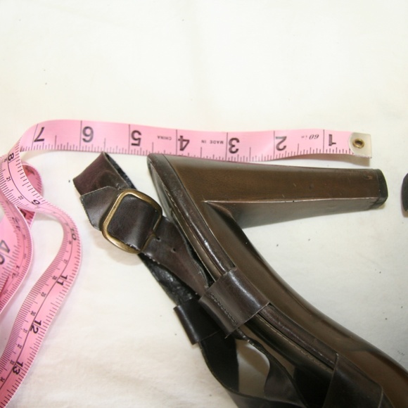 Bandolino 8 Brown strappy open toed sandal heel - Picture 3 of 8